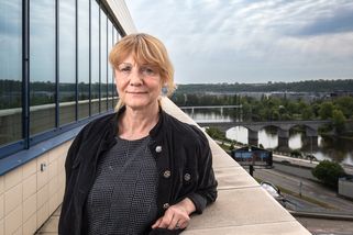 Mladí žijí ve strachu a Českou republiku potřebují k životu méně než jejich rodiče, říká socioložka Petra Průšová